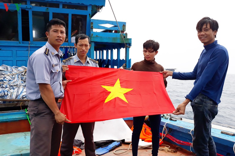 chi doi kiem ngu so 4 - diem tua cho ngu dan tren bien  hinh 1