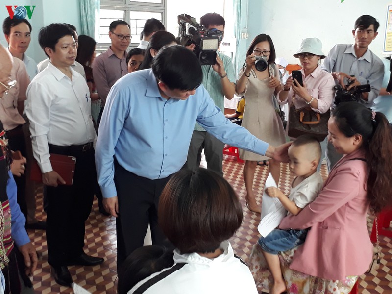 bo y te va cac tinh tay nguyen phat dong tiem chung bach hau hinh 2