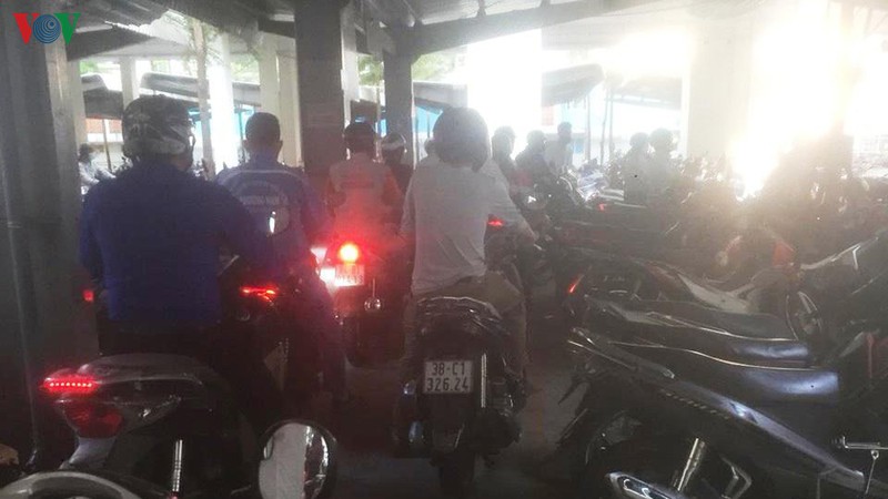 dan kho vi ban quan ly, ban quan tri nha o xa hoi do loi cho nhau hinh 2