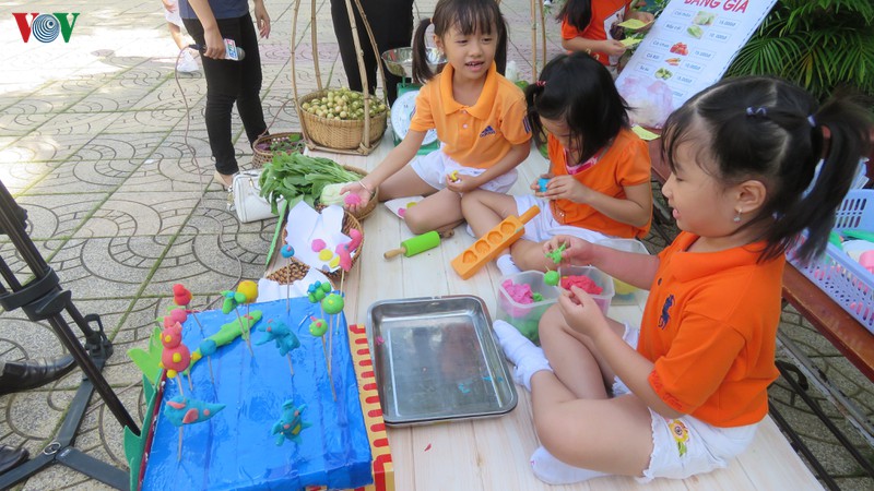 hanh trinh 5 nam xay dung moi truong mam non "lay tre lam trung tam" hinh 3