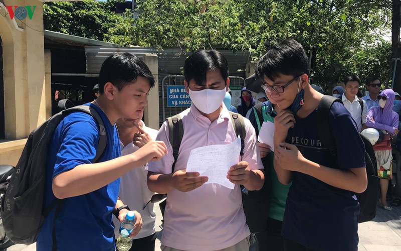 thay tro archimedes giai de thi chuyen toan khtn tai cong truong  hinh 3
