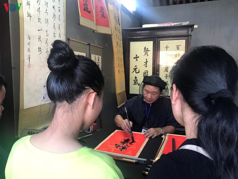 si tu truoc gio thi vao 10 tranh thu den van mieu cau may  hinh 12