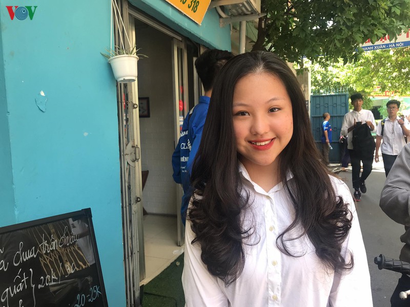 thi sinh ha noi ho hoi vi lam tot de thi ngu van lop 10 thpt hinh 4