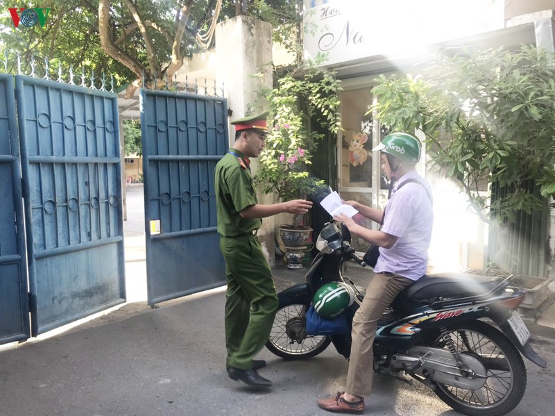 nhung hinh anh an tuong trong 2 ngay thi vao lop 10 thpt tai ha noi hinh 12