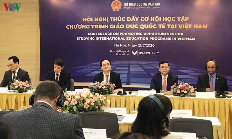bo truong phung xuan nha: khong phai cu gan vao tu "quoc te" la thu tien hinh 1