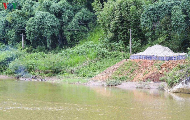 tai dien nan khai thac cat trai phep: tieng may bom bua vay buon lang hinh 7