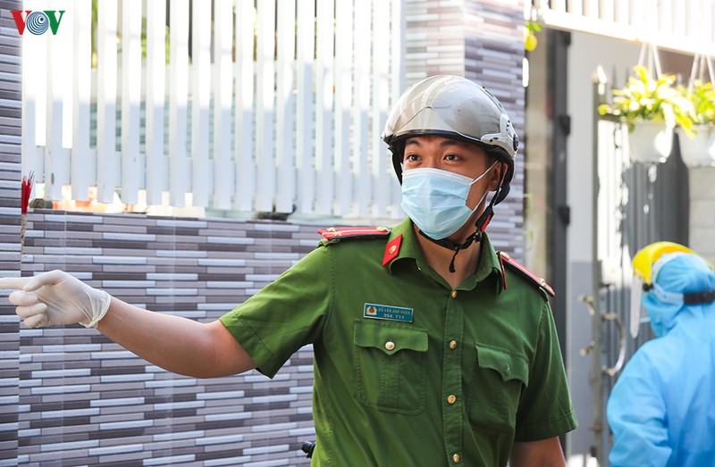 anh: dieu tra dich te, to chuc khu trung khu vuc nha bn 418 hinh 6