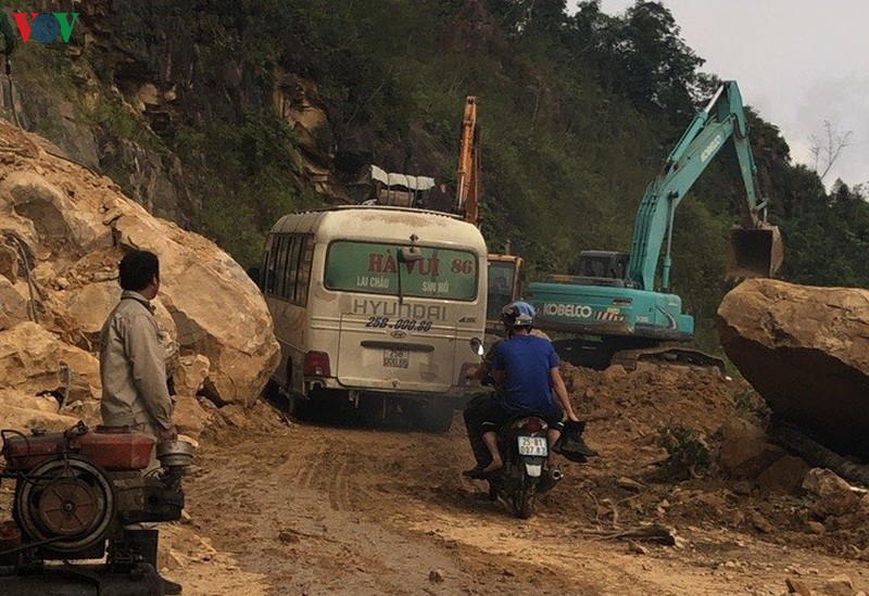 thong duong noi lai chau voi huyen sin ho sau tran sat nui hinh 1
