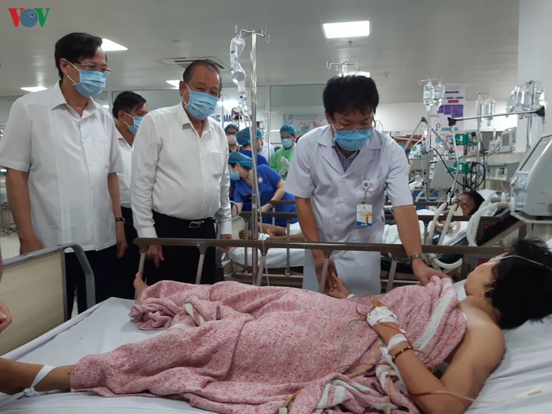 phó thủ tướng thăm các nạn nhân trong vụ tai nạn ở quảng bình hình 1 pho thu tuong tham cac nan nhan trong vu tai nan o quang binh hinh 1
