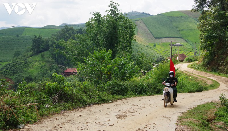 nguoi linh quan ham xanh cang minh noi bien gioi chong dich covid-19 hinh 3
