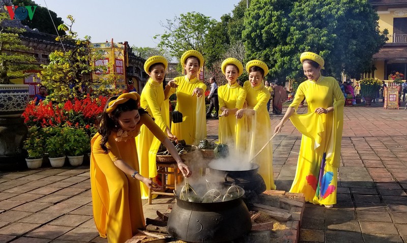 mien ve tham quan di tich hue trong 3 ngay tet hinh 1