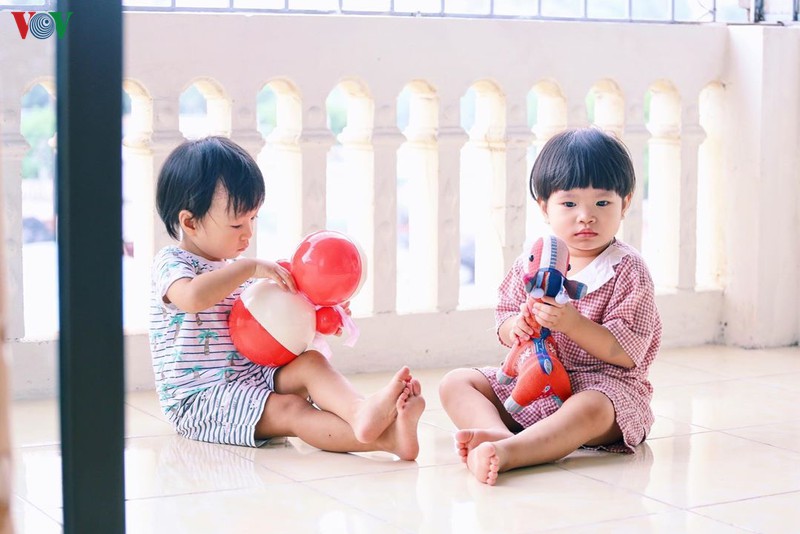 day tre lam gi de ky nghi phong tranh covid-19 khong bi nham chan? hinh 1