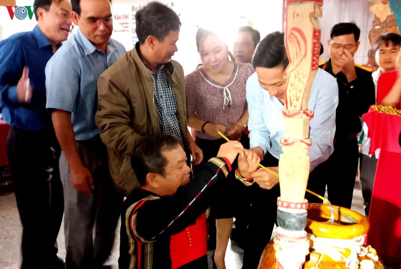 chiec vong dong, the gioi "tam linh" cua nguoi ede  hinh 3