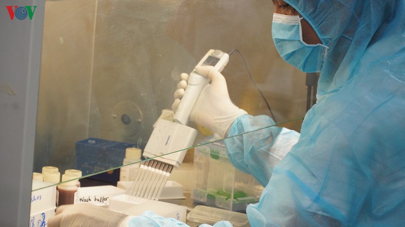 anh: ben trong khu xet nghiem virus sars-cov-2 o vien pasteur tp.hcm hinh 10