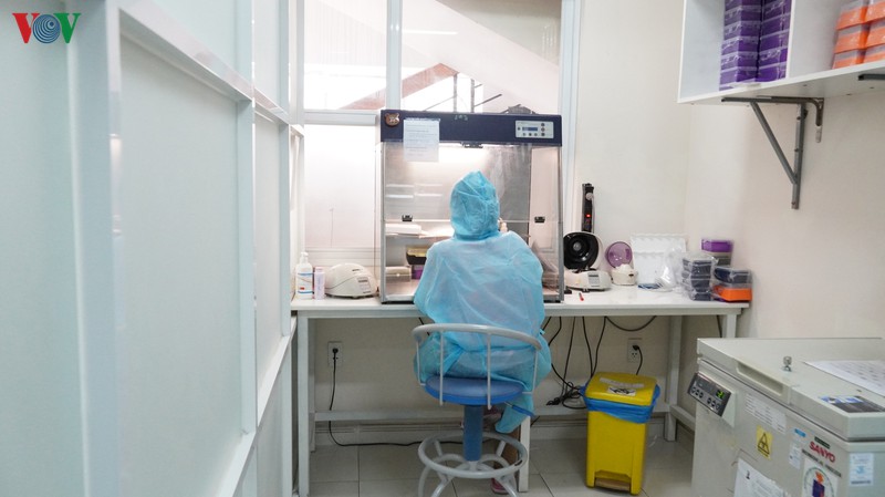 anh: ben trong khu xet nghiem virus sars-cov-2 o vien pasteur tp.hcm hinh 11