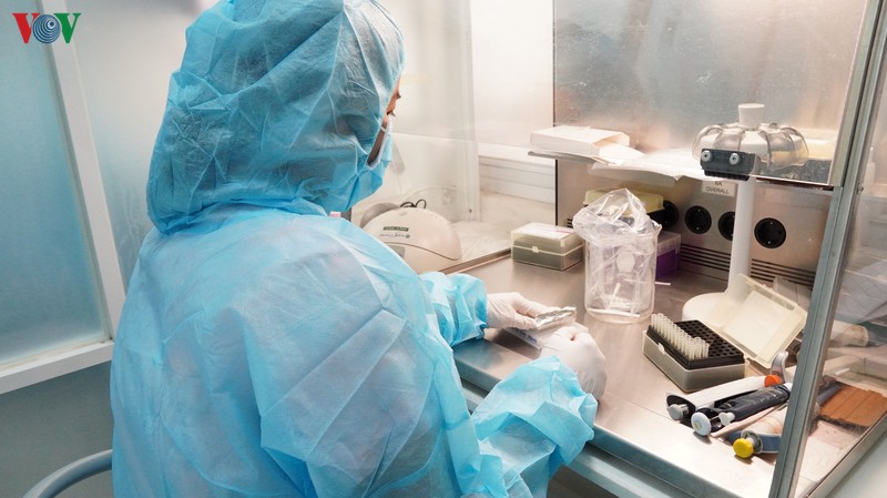anh: ben trong khu xet nghiem virus sars-cov-2 o vien pasteur tp.hcm hinh 12