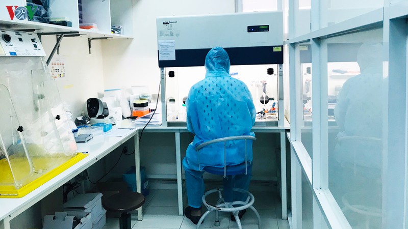 anh: ben trong khu xet nghiem virus sars-cov-2 o vien pasteur tp.hcm hinh 15