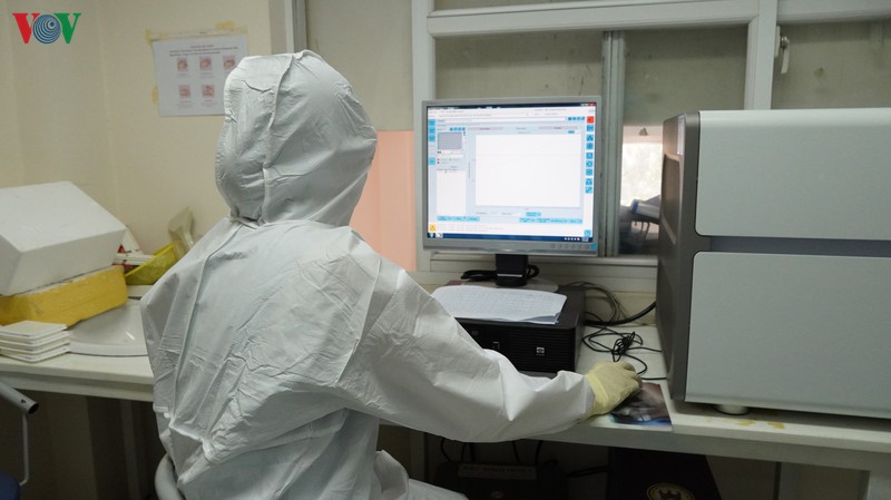 anh: ben trong khu xet nghiem virus sars-cov-2 o vien pasteur tp.hcm hinh 17
