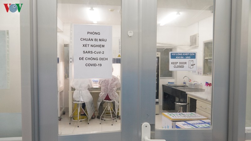 anh: ben trong khu xet nghiem virus sars-cov-2 o vien pasteur tp.hcm hinh 3
