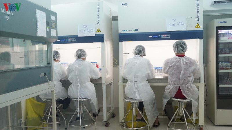 anh: ben trong khu xet nghiem virus sars-cov-2 o vien pasteur tp.hcm hinh 4
