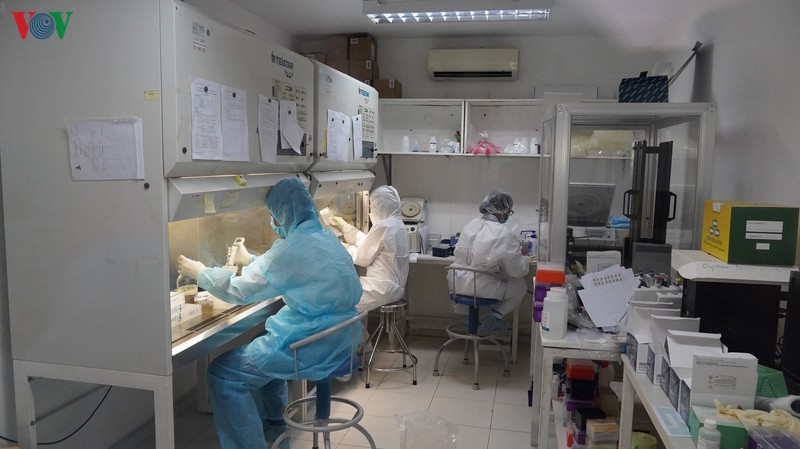 anh: ben trong khu xet nghiem virus sars-cov-2 o vien pasteur tp.hcm hinh 9