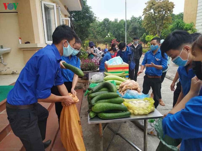 lan toa nhung tam long ung ho tuyen dau chong dich hinh 7