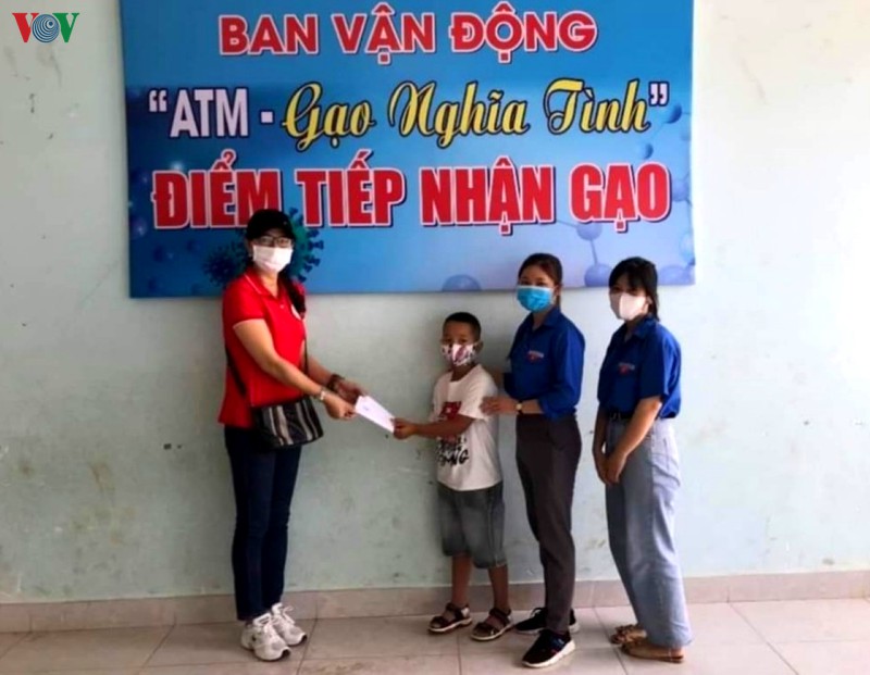them nhung "atm gao" tiep tuc lan toa tinh than se chia hinh 6