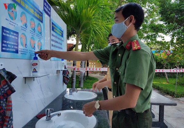 1000 can bo, chien sy cong an phu yen dang ky hien mau tinh nguyen hinh 2