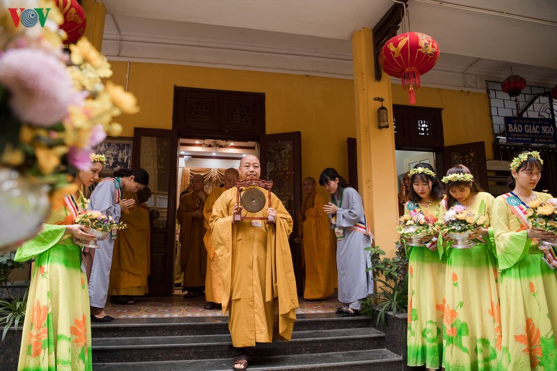 dai le phat dan 2020 to chuc long trong, trang nghiem tai chua quan su hinh 1