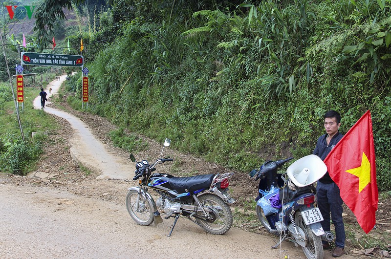 lang tham nhung nguoi "cong phim" len vung cao hinh 5