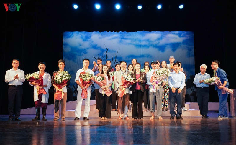 vo kich "benh si" tro lai thap sang anh den san khau sau covid-19 hinh 12