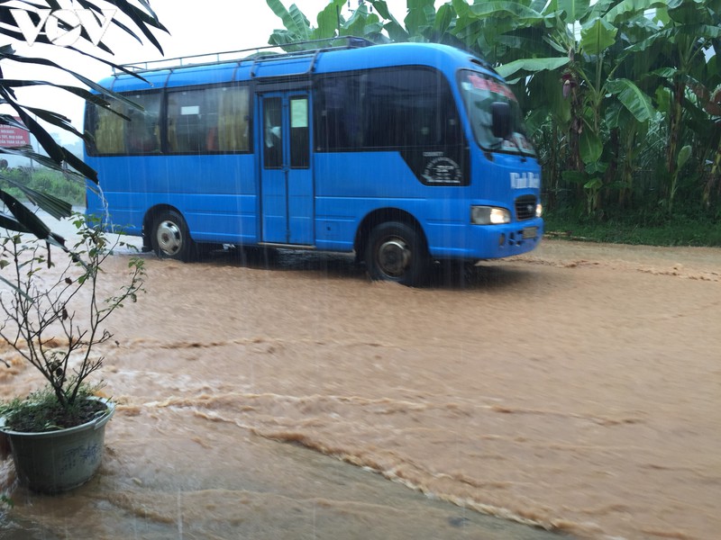 mua lon khien nhieu khu vuc o yen bai ngap lut, giao thong di lai kho khan hinh 8