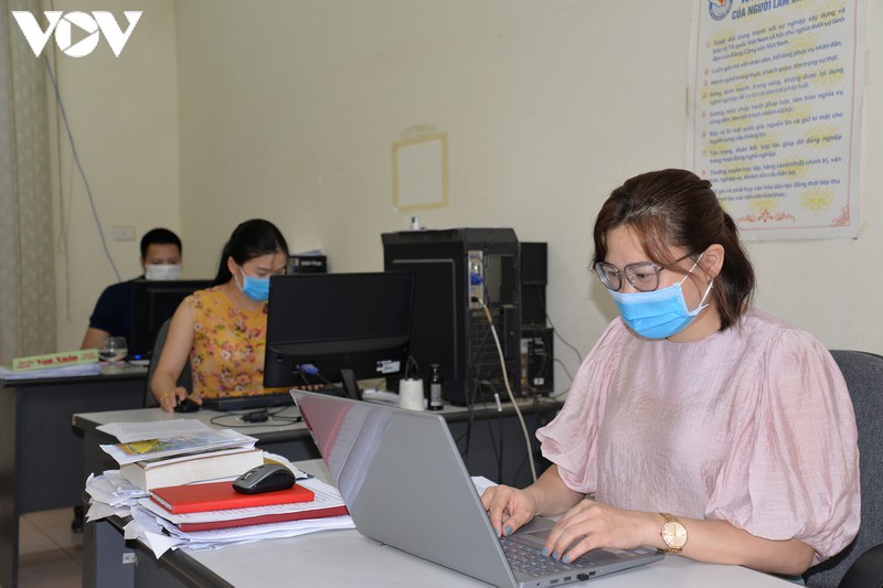nguoi dan son la chap hanh tot viec deo khau trang phong, chong covid-19 hinh 6