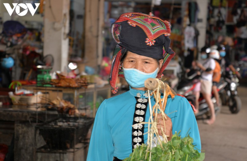 nguoi dan son la chap hanh tot viec deo khau trang phong, chong covid-19 hinh 8