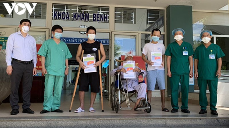 da nang co them 9 benh nhan dieu tri khoi covid-19 duoc xuat vien  hinh 1