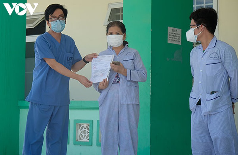 da nang co them 9 benh nhan dieu tri khoi covid-19 duoc xuat vien  hinh 2