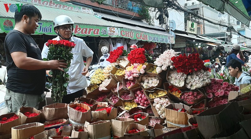 gia hoa hong ngay valentine tai tphcm tang gap 3-4 lan ngay thuong   hinh 2