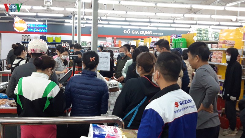 nguy co rui ro cao khi chen chuc mua hang hoa  hinh 2