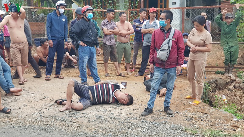 bat giu 2 ten trom su dung sung quan dung di trom cap o binh phuoc hinh 1