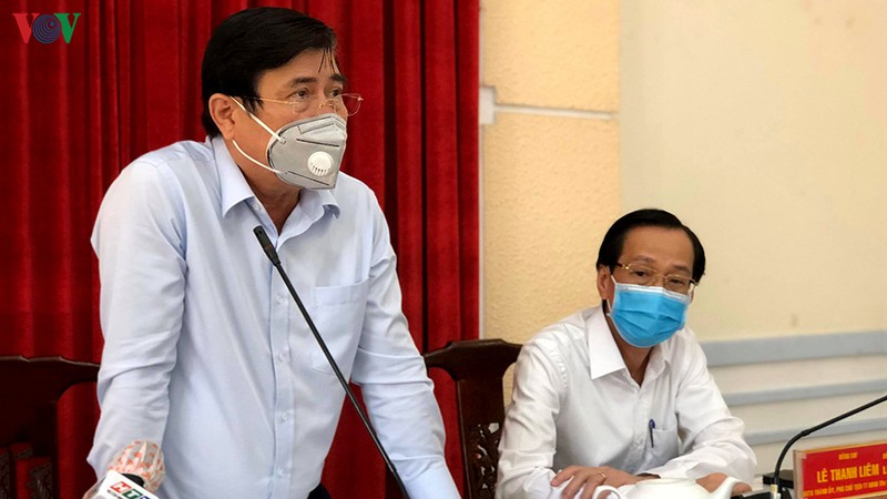 chu tich tp. hcm: khong thieu khau trang, gia van dam bao hinh 1