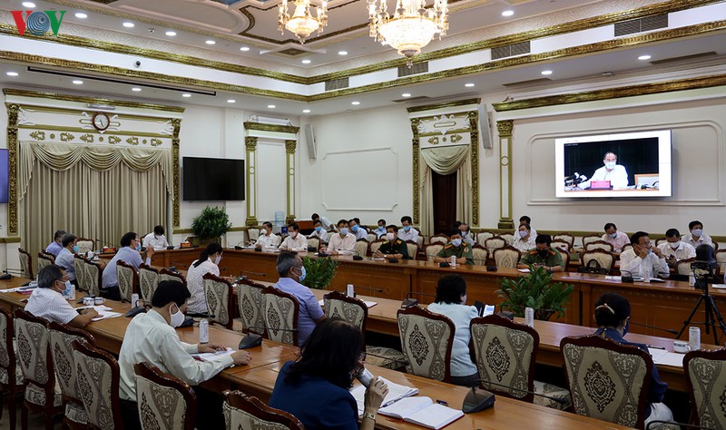 tphcm: hy sinh loi ich ngan han de bao ve suc khoe nhan dan hinh 1