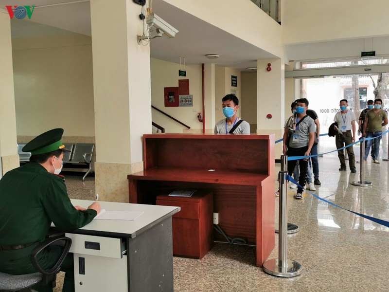 chan chinh viec "thoi gia" o doi lai xe chuyen trach qua cua khau hinh 2