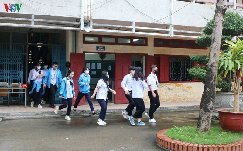 hai phong kho thuc hien yeu cau gian cach khi tat ca hoc sinh di hoc tro lai hinh 3