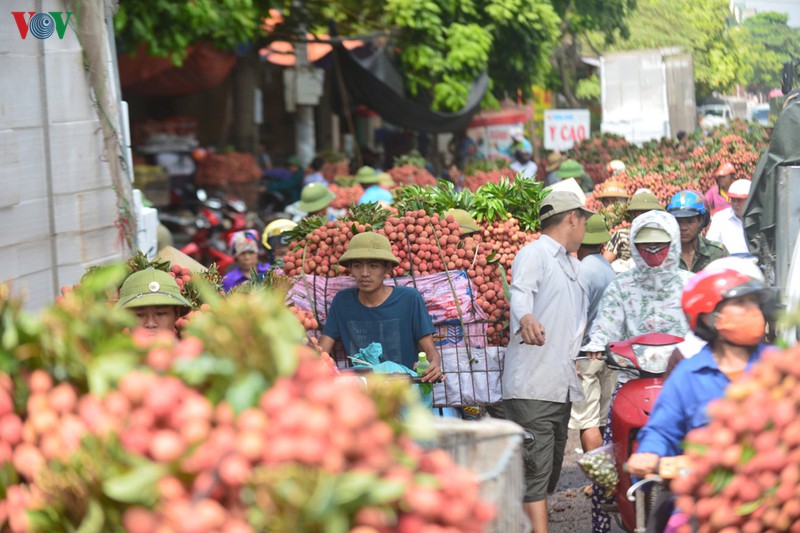 khoi thong duong di cho qua vai thieu bac giang hinh 1