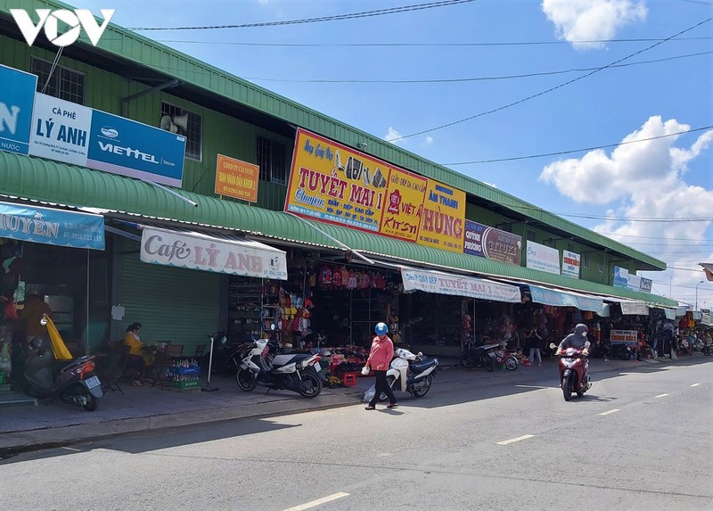 cach chuc chu tich thi tran cai nuoc (ca mau) vi sai pham trong xay dung cho hinh 1