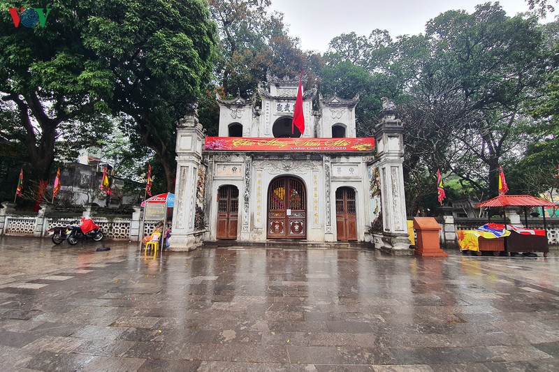 anh: den ngoc son, phu tay ho dong cua, nguoi dan dung ngoai vai vong hinh 15