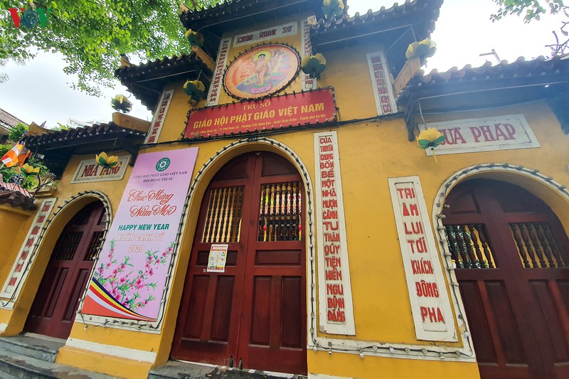 anh: den ngoc son, phu tay ho dong cua, nguoi dan dung ngoai vai vong hinh 13