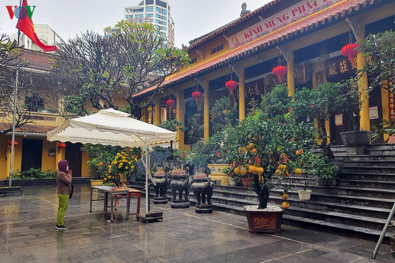 anh: den ngoc son, phu tay ho dong cua, nguoi dan dung ngoai vai vong hinh 14