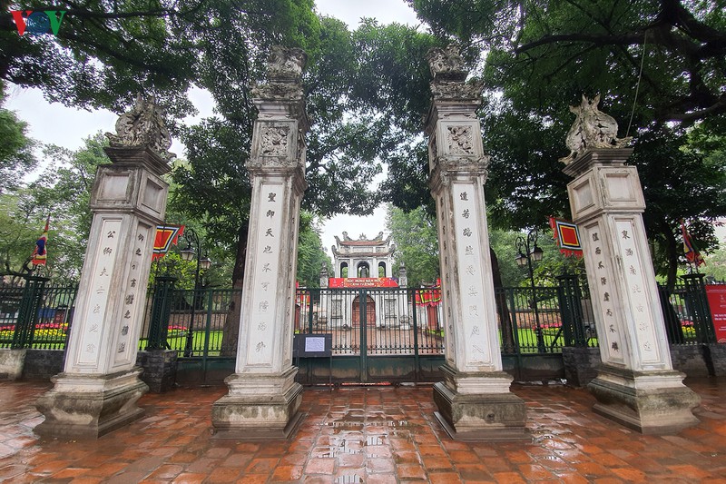 anh: den ngoc son, phu tay ho dong cua, nguoi dan dung ngoai vai vong hinh 9