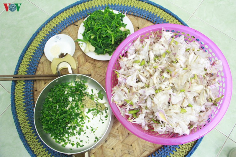 nom hoa ban, mon ngon gian di cua nguoi thai son la hinh 2